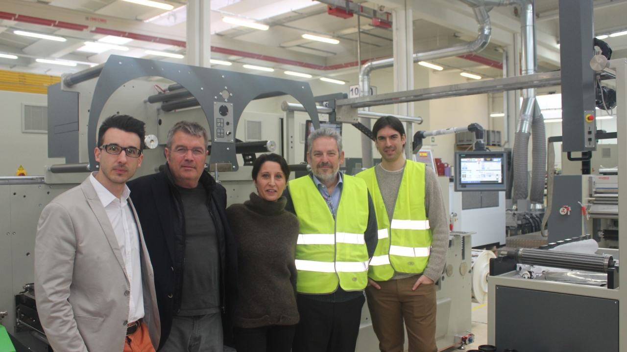 Precintos Y Etiquetas extends capabilities with second Nuova Gidue press