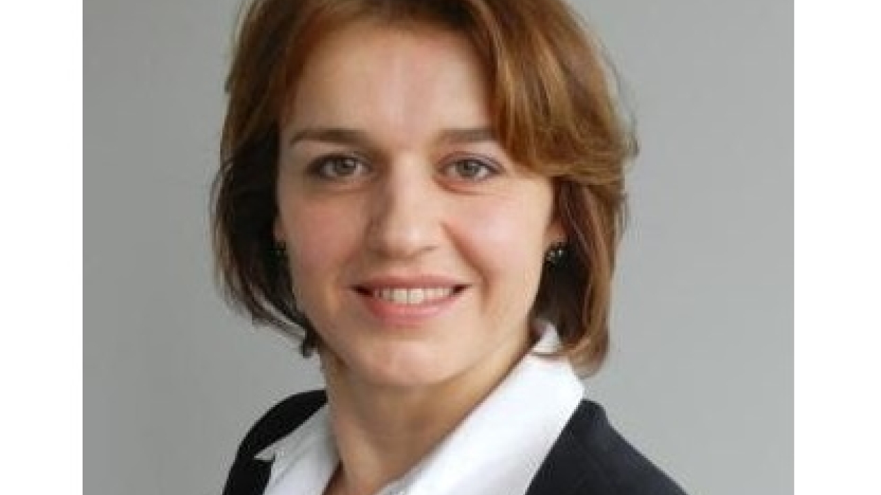 Irene Othmann has many years of professional experience in the paper and printing industry Irene Othmann has many years of professional experience in the paper and printing industry