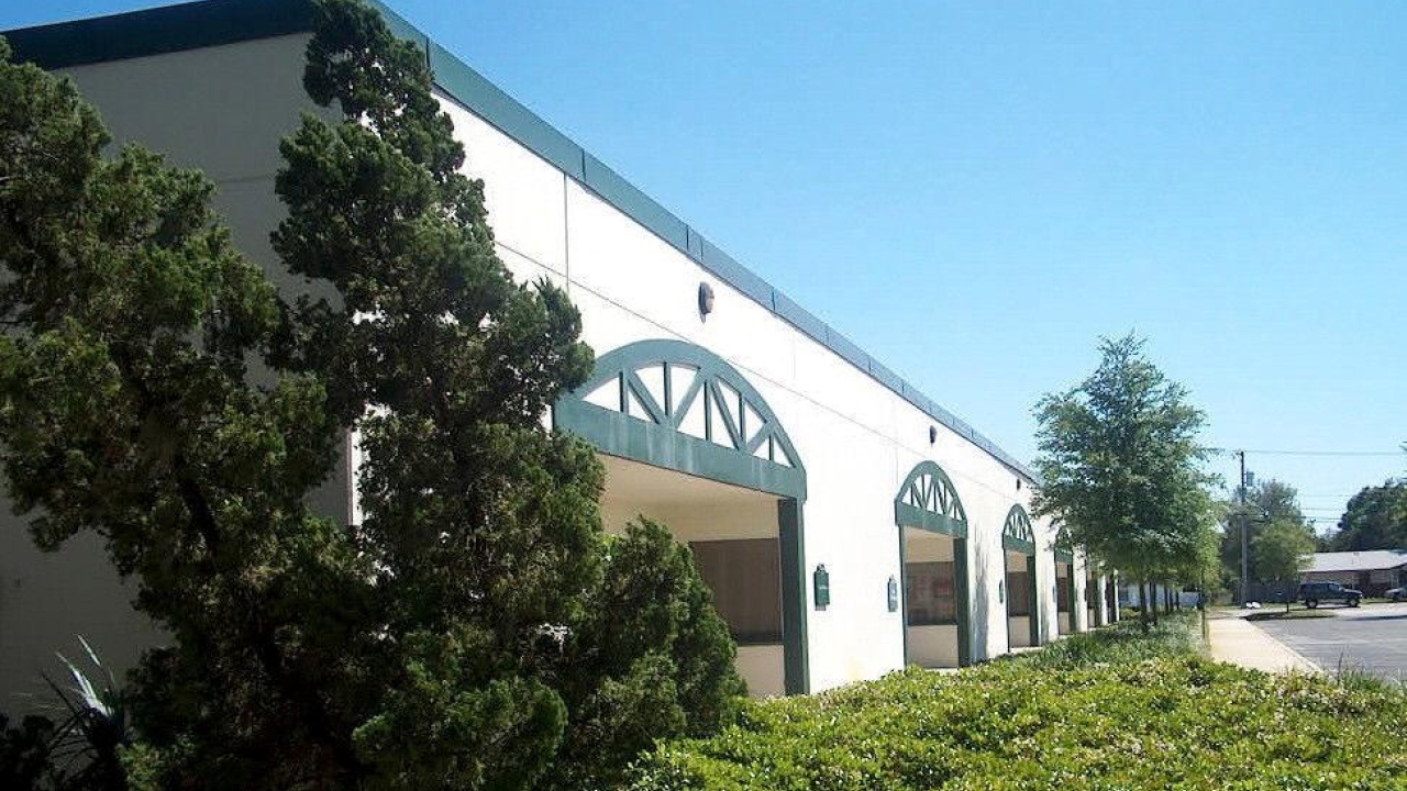 Universal Converting Equipment, a supplier of slitting machines and other converting equipment, has expanded its operations in North America with a new showroom and service center.
