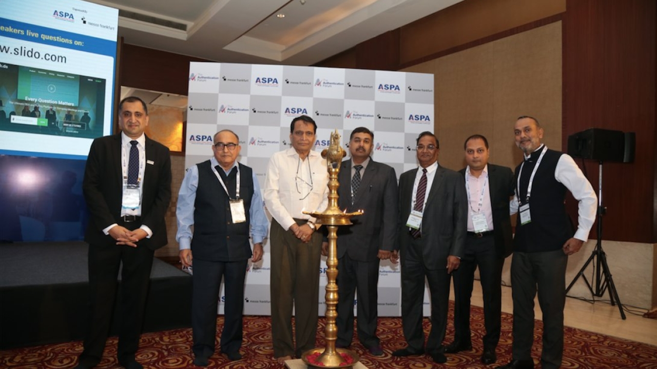 ASPA members including Suresh Prabhakar Prabhu and Honourable Justice Manmohan Sarin inaugurating The Authentication Forum