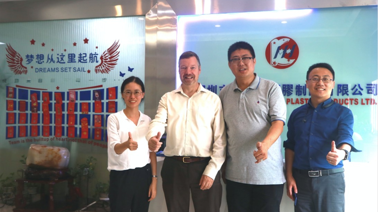 L-R Yolanda Wang, L&L; Andy Thomas-Emans, L&L; Gong Zhen, general manager of Ken Hung Hing; Kevin Liu, Labelexpo