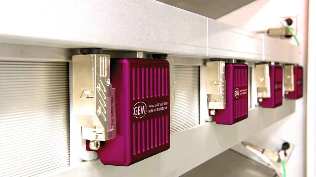 With up to five sensors per lamp monitoring once a second, unprecedented control over the UV curing process can be achieved