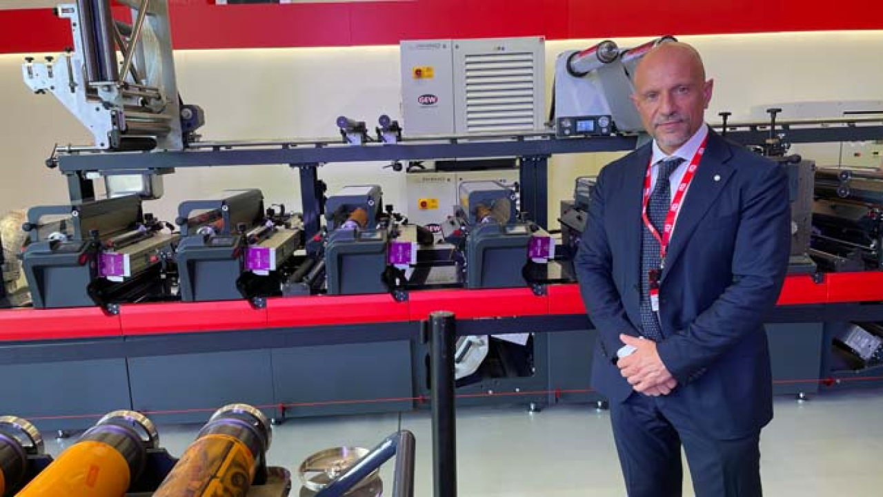 Antonio Bartesaghi, Omet CEO with the KFlex press Antonio Bartesaghi, Omet CEO with the KFlex press