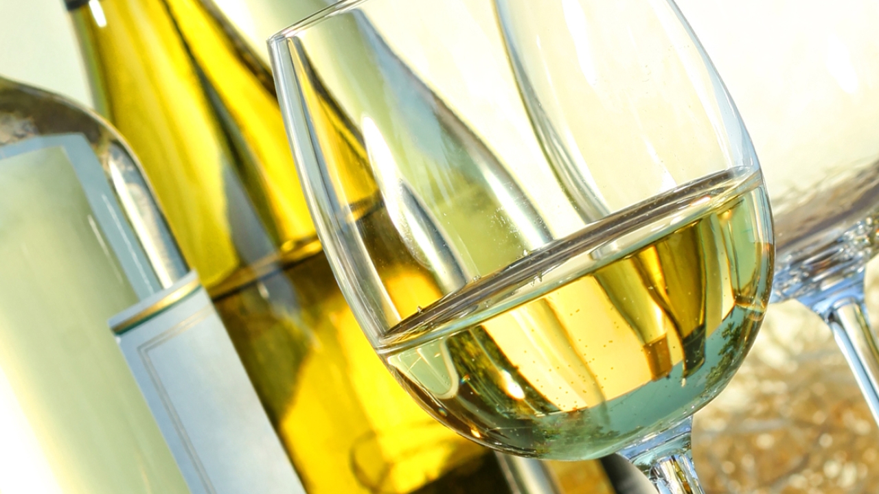 Lecta adds Adestor Glitter WS, a premium facestock for wine, champagne and spirit labels