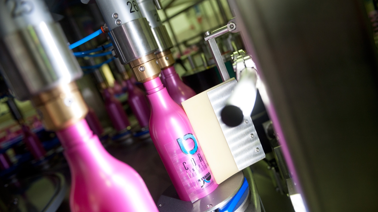Core Linerless labels being applied
