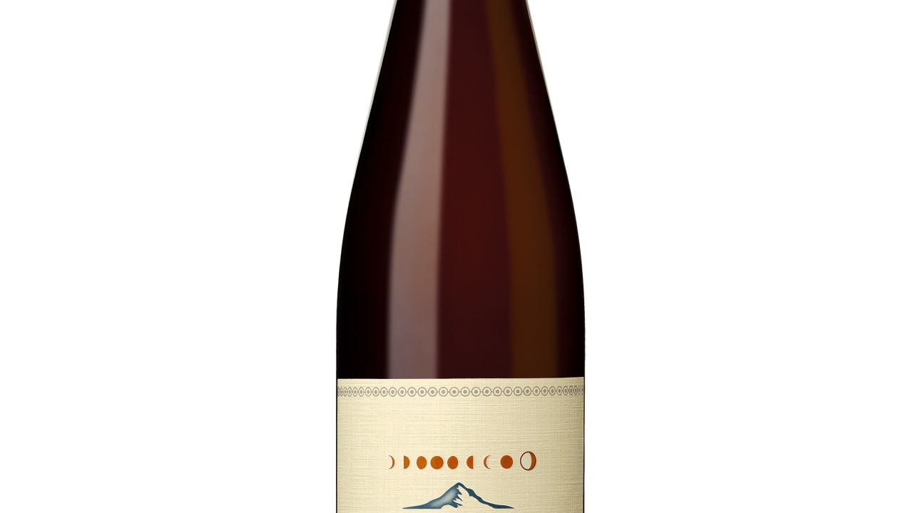 Beer and white wine bottles are earmarked as optimal applications for EarthLabel by Smart Planet Technologiesbeer and white wine bottles are earmarked as optimal applications for EarthLabel by Smart Planet Technologies
