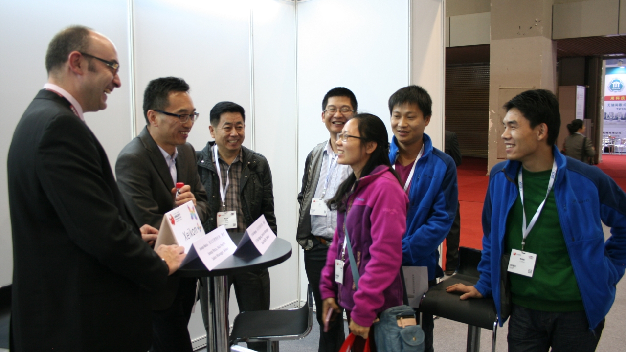 Xeikon experts at technology clinic