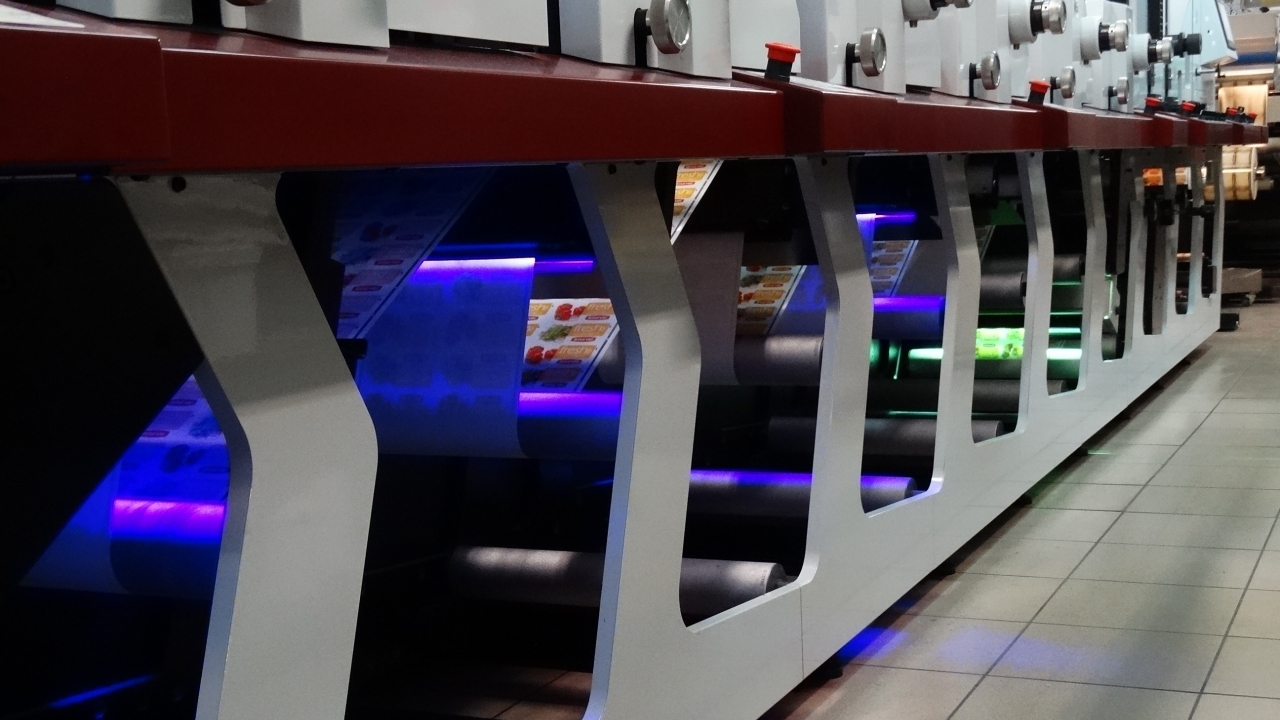 KDS, the Polish label converter, has become the first commercial user of a LED-UV narrow web press in Europe, with the recent installation of a Mark Andy P3 Performance Series