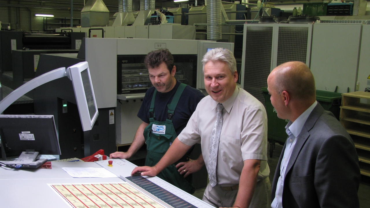 Lithuanian label and packaging print shop Garsu Pasaulis has been producing high-finish labels in three-shift operation on a Speedmaster SX 74 for around a year - to the great satisfaction of its customers Lithuanian label and packaging print shop Garsu Pasaulis has been producing high-finish labels in three-shift operation on a Speedmaster SX 74 for around a year - to the great satisfaction of its customers