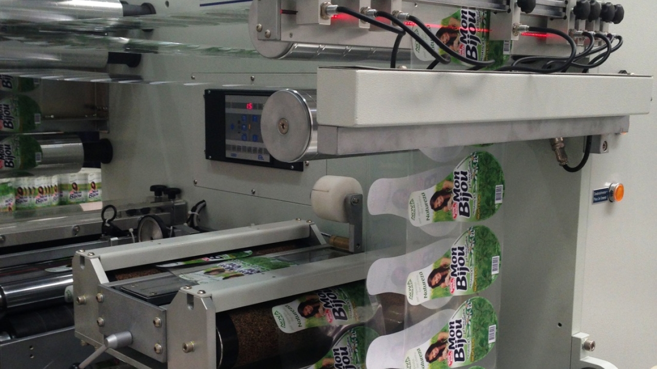 Mack Color installs Karlville rewinder Mack Color installs Karlville rewinder