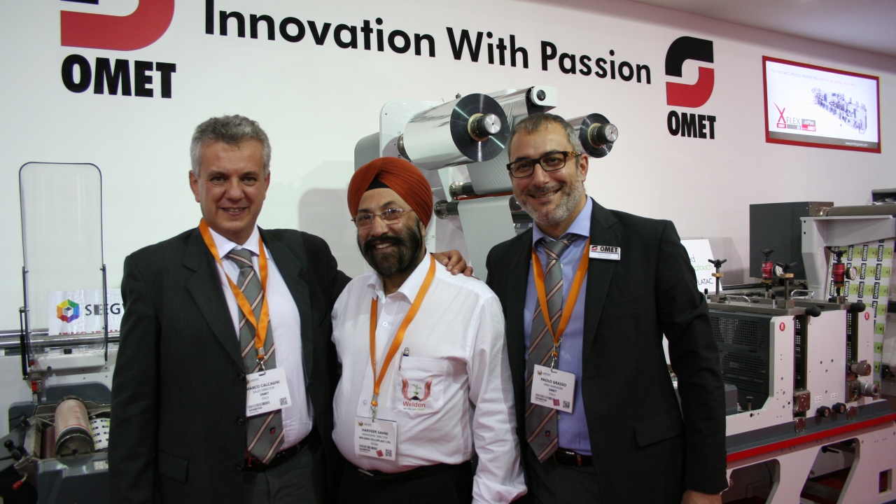 Marco Calcangi, Harveer Sahni and Paolo Grasso with Zircon's Flex X4 at Labelexpo India