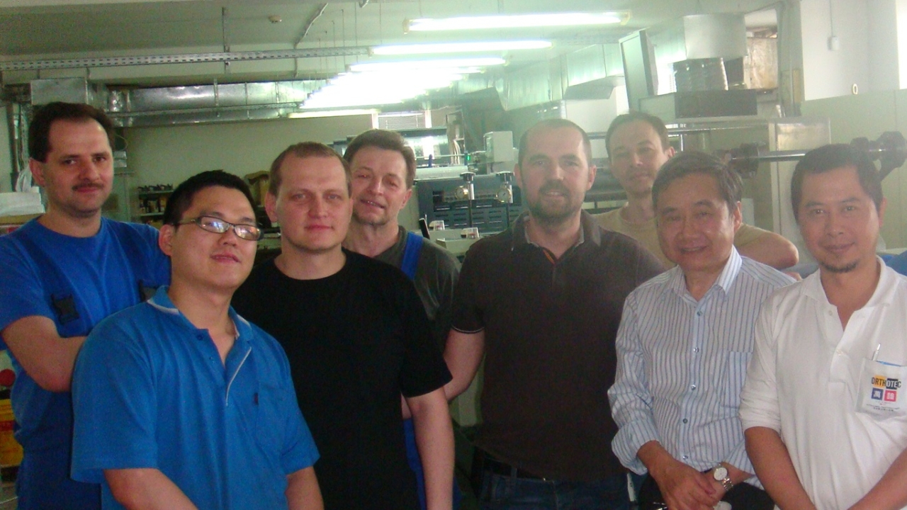 Papfin has already produced a number of sophisticated wine labels using the CFT3536 and its features Papfin has already produced a number of sophisticated wine labels using the CFT3536 and its features