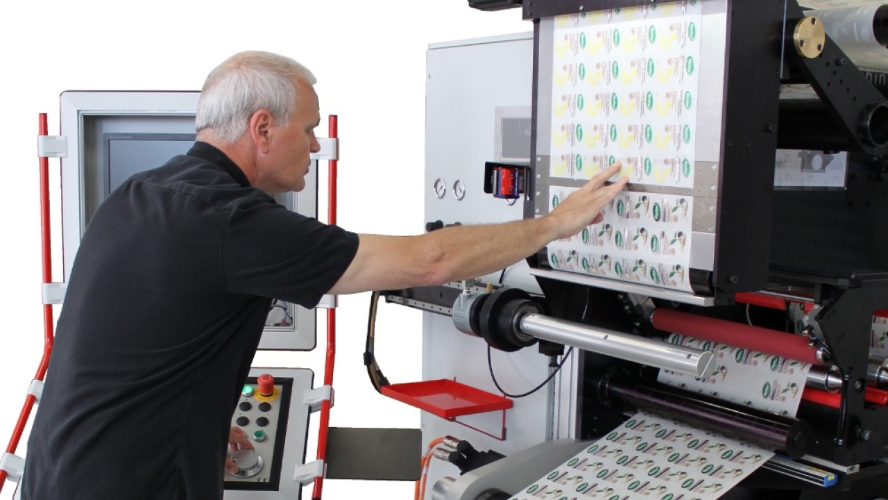 Rotocontrol unveils vacuum splice table Rotocontrol unveils vacuum splice table