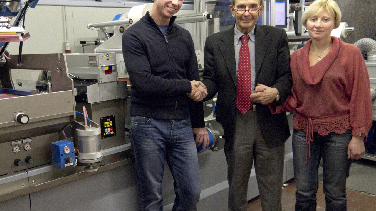 Russian converter installs Cartes laser die-cutting system