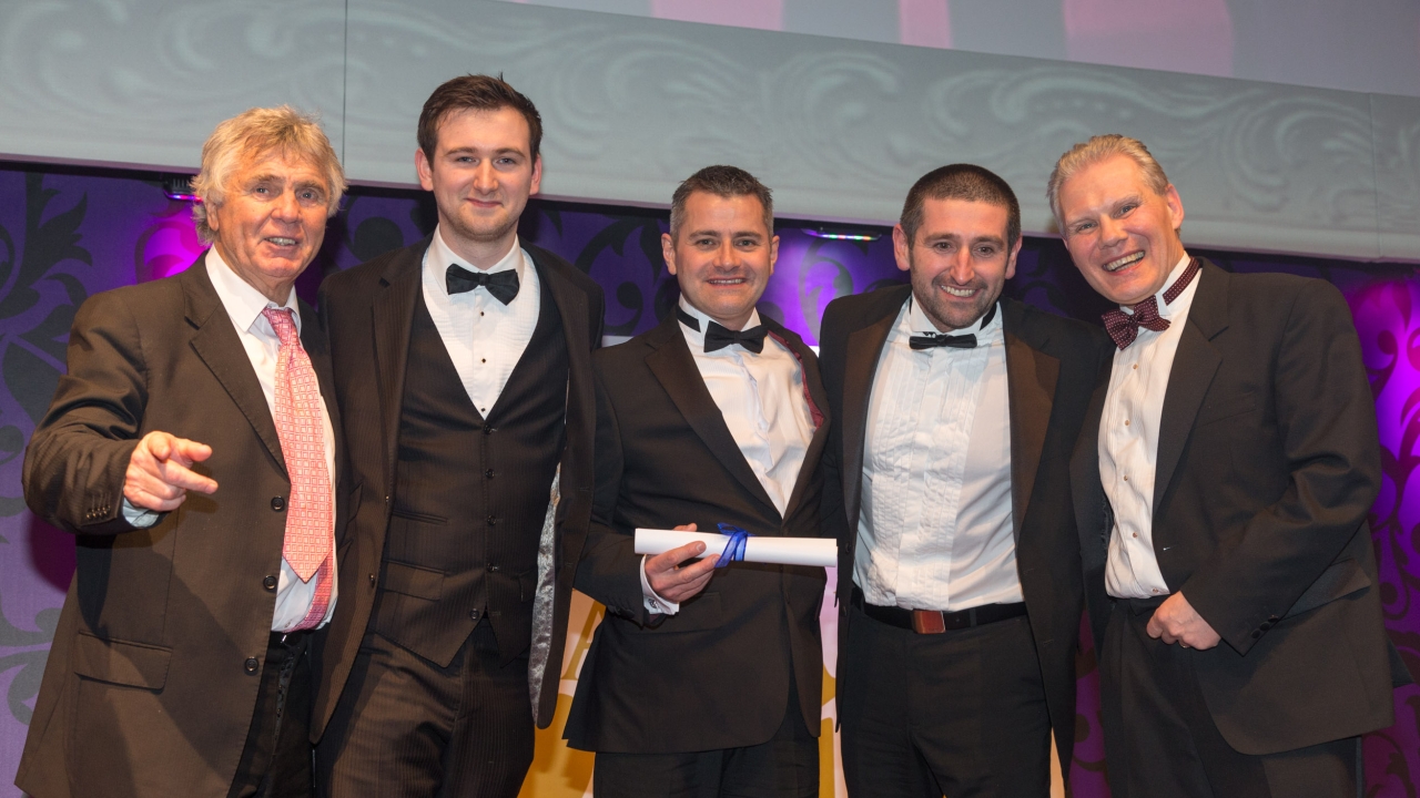Pictured: (L-R) Comedian Stan Bordman with Richard Millington, Gary Carmichael and Steve Rawlinson of Sandon and Tony Foster, DS Smith Packaging, UK Pictured: (L-R)Comedian Stan Bordman with Richard Millington, Gary Carmichael and Steve Rawlinson of Sandon and Tony Foster, DS Smith Packaging, UK