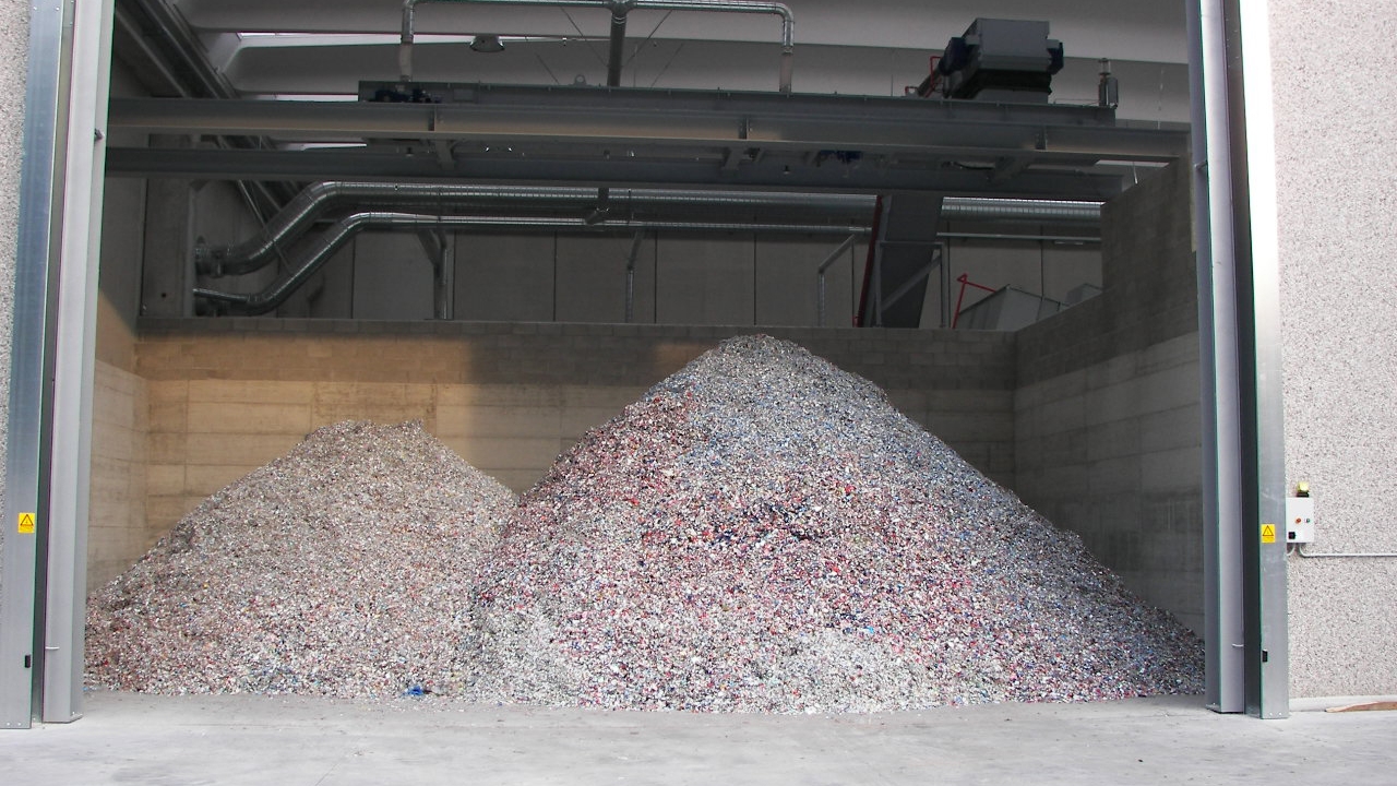 Avery Dennison has expanded its European waste disposal program by appointing Tramonto Antonio as its partner in Northern Italy Avery Dennison has expanded its European waste disposal program by appointing Tramonto Antonio as its partner in Northern Italy