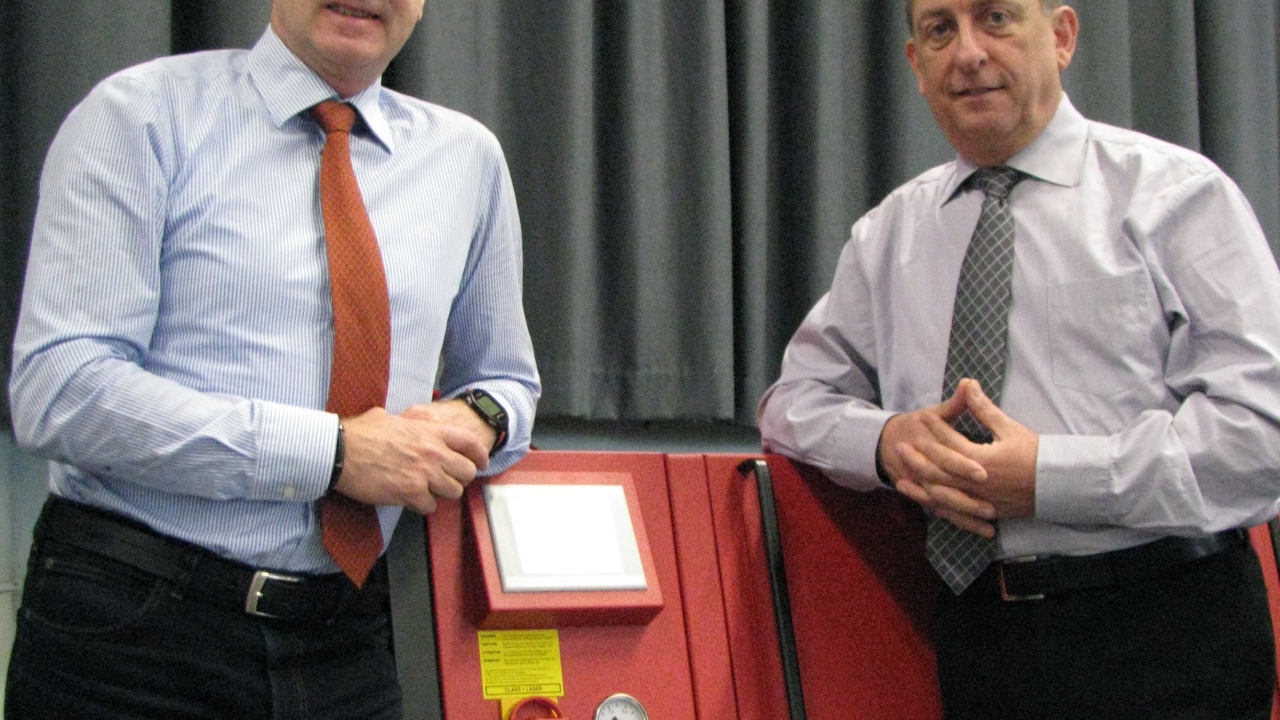 Christophe Lievens, director of sales and marketing for basysPrint and ThermoFlexX, with Jan Ruysschaert, managing director of Hybrid Software