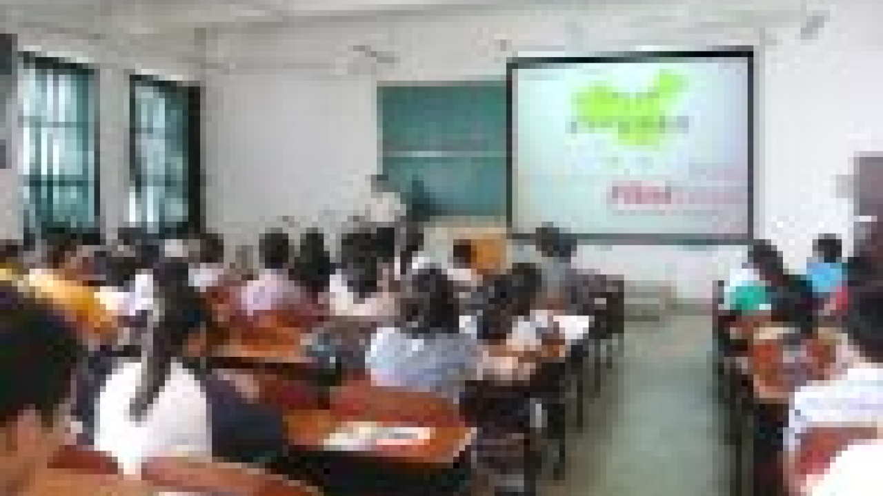 Flint gives platemaking lecture at Chinese university