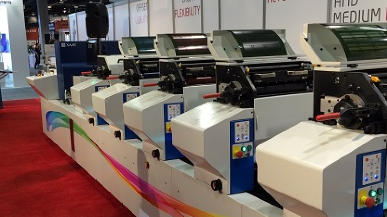 The press was printing customer jobs using extended gamut (six colors out of CMYK+OGV) inks