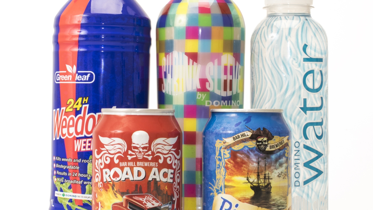  For shrink sleeve applications Domino is proposing that the N610i is supplied in a hybrid configuration using a flexo station after the N610i integration module to print a cost-effective white back layer to the shrink label