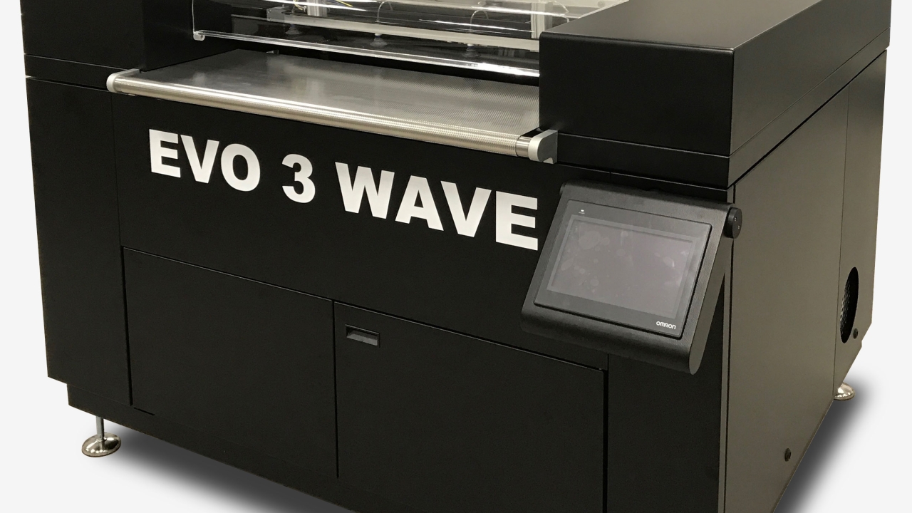 A key feature of Eco Wave is the water management system that does not require water replacement and only refills for that which naturally evaporates at its working temperature A key feature of Eco Wave is the water management system that does not require water replacement and only refills for that which naturally evaporates at its working temperature