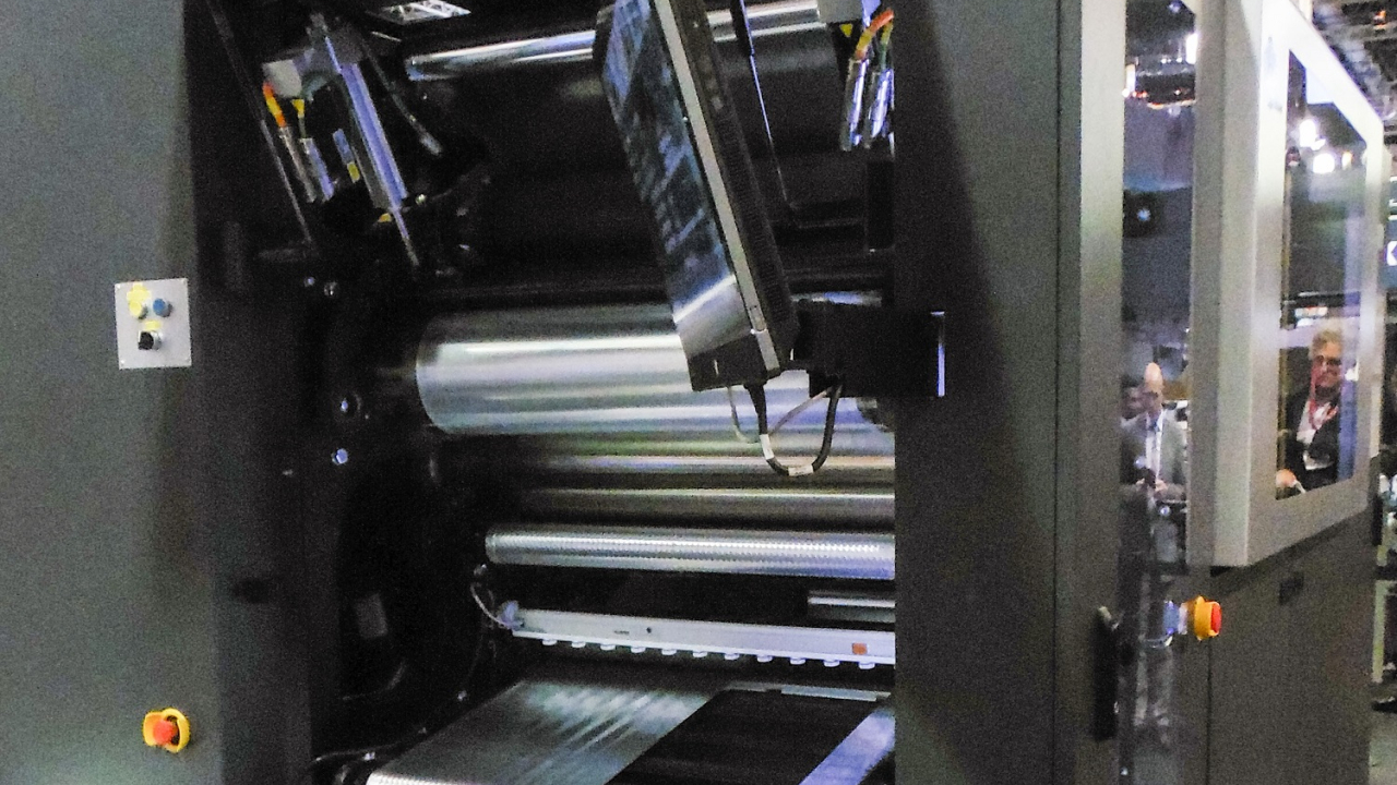 Pack Ready Laminator, produced by Karlville and optimized for use with the HP Indigo 20000 digital press Pack Ready Laminator, produced by Karlville and optimized for use with the HP Indigo 20000 digital press