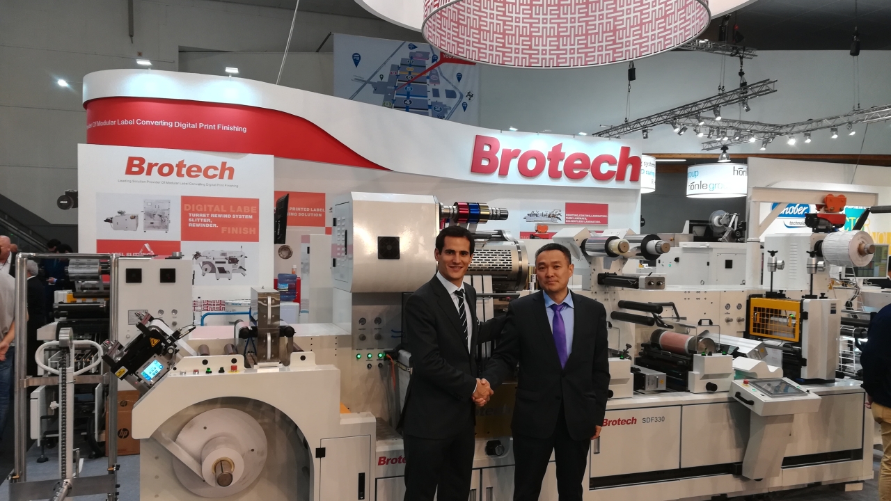 Ramon Lee of Brotech (right) and Jokin Iruretagoeina of Brotech Europe