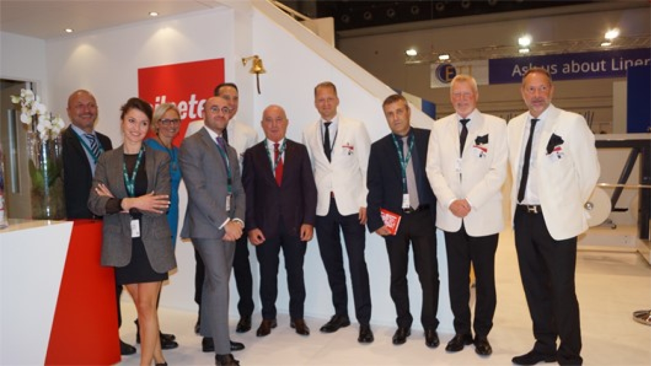 Nuceria sealed its Panorama purchase on the Nilpeter stand at Labelexpo Europe 2017