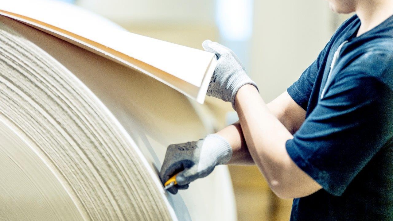 As a result of the formation control investment, fiber distribution has re-engineered and optimized for enhanced smoothness and converting performance As a result of the formation control investment, fiber distribution has re-engineered and optimized for enhanced smoothness and converting performance
