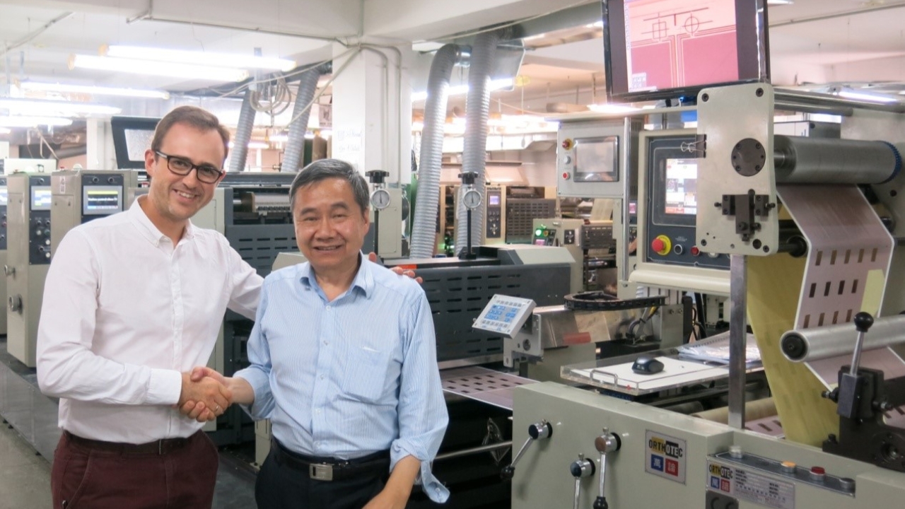 Philip Lykov (left), Papfin vice technical director, and Orthotec director John Huang (right) Philip Lykov (left), Papfin vice technical director, and Orthotec director John Huang (right)