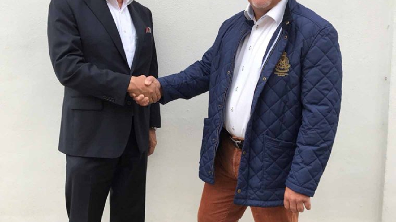 Frans Kops (left), area sales director at Screen Europe, Glenn Büttner (right), owner and managing director of No-Me Frans Kops (left), area sales director at Screen Europe, Glenn Büttner (right), owner and managing director of No-Me