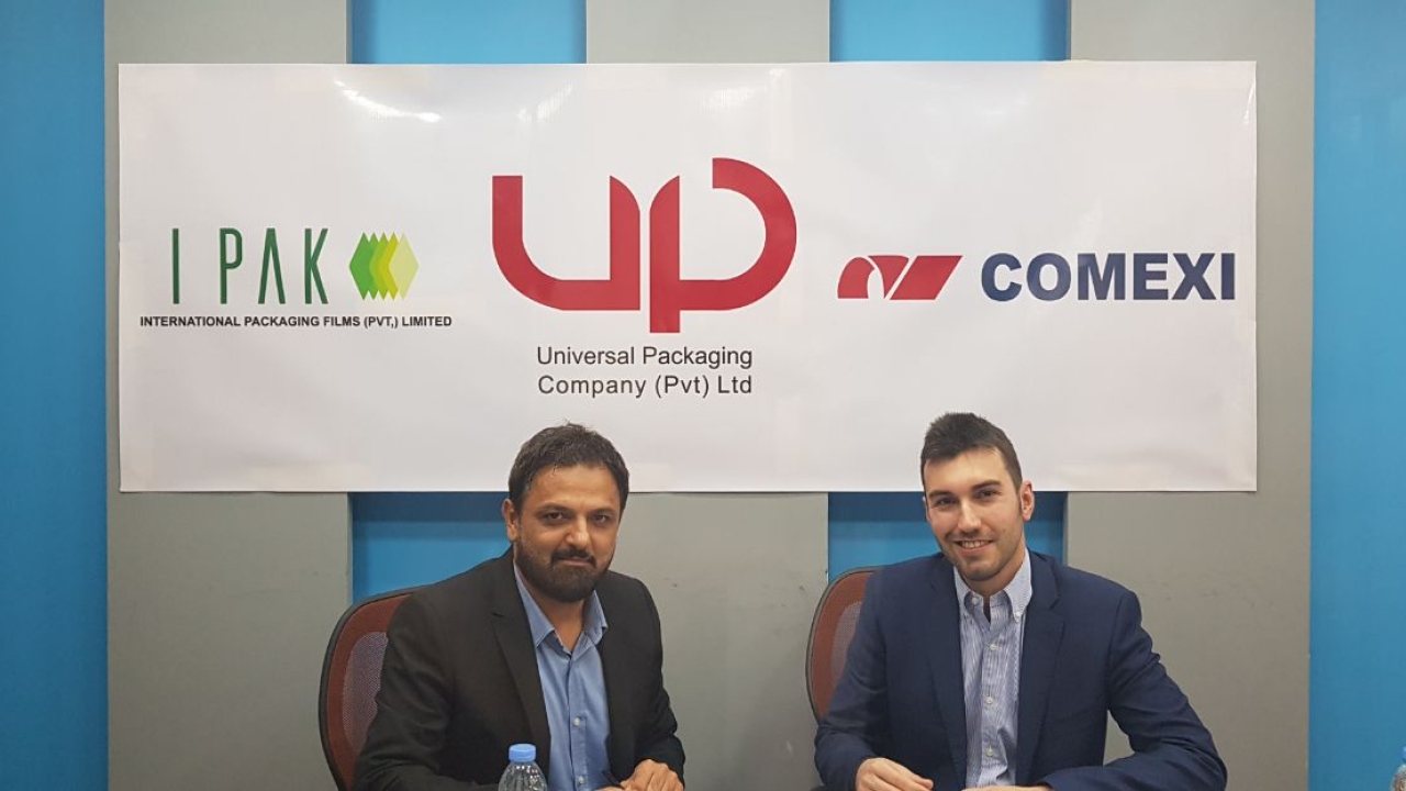 Naveed Godil, CEO of Universal Packaging and International Packaging, and Fran Perez, Comexi area manager in this region