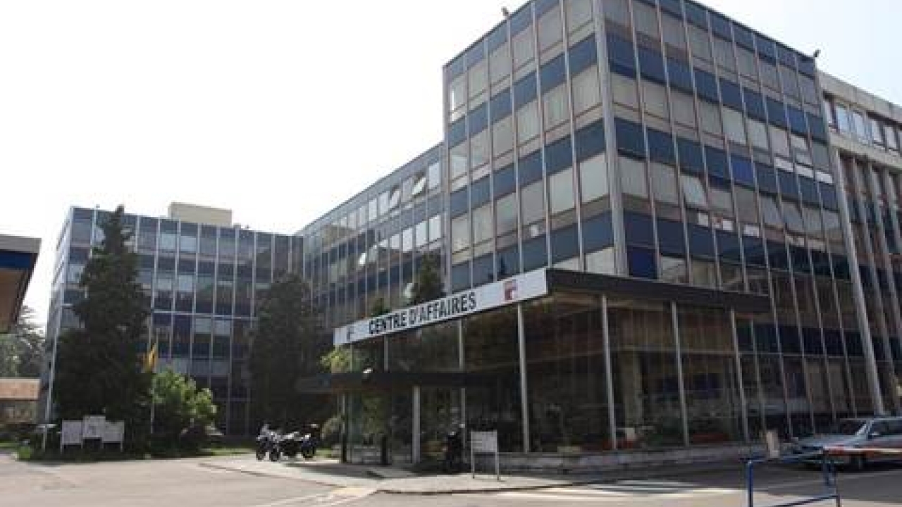 Daetwyler-Hell France is a subsidiary of the Heliograph Holding Group in France, and represents all the group companies Daetwyler-Hell France is a subsidiary of the Heliograph Holding Group in France, and represents all the group companies