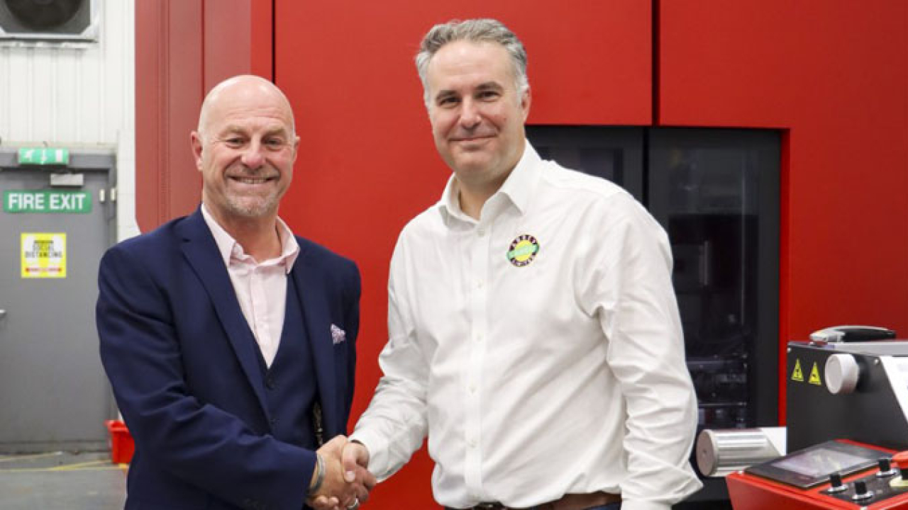 (L-R) Tom Allum, chairman of Abbey Labels with James Thomas, Xeikon sales manager UK Labels & Packaging
