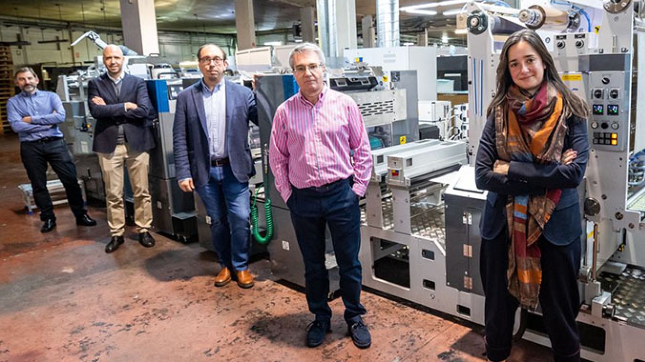 Grupo Argraf has installed Miyakoshi MLP-16C semi-rotary offset UV press