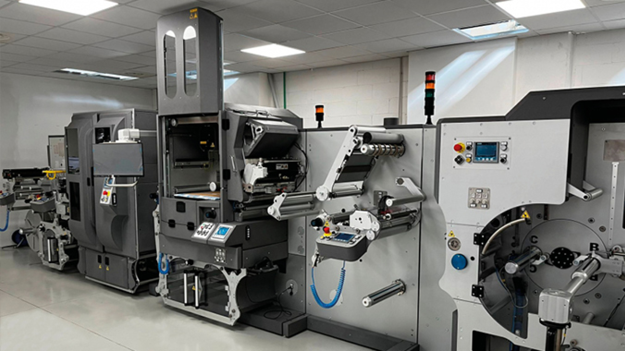 Screen has invested in a Cartes digital finishing machinery equipped with laser die-cutting to expand its production capabilities 