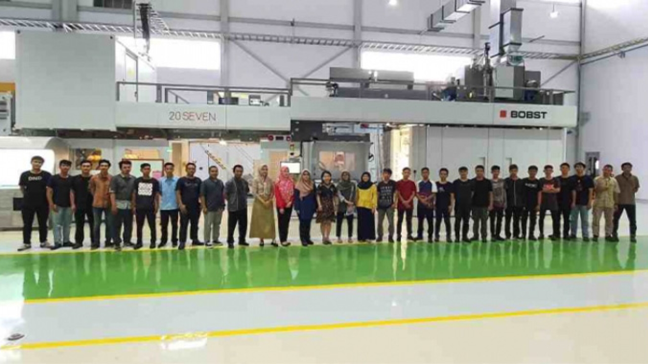 The new Bobst 20SEVEN CI flexo press installed at CPI in Indonesia The new Bobst 20SEVEN CI flexo press installed at CPI in Indonesia