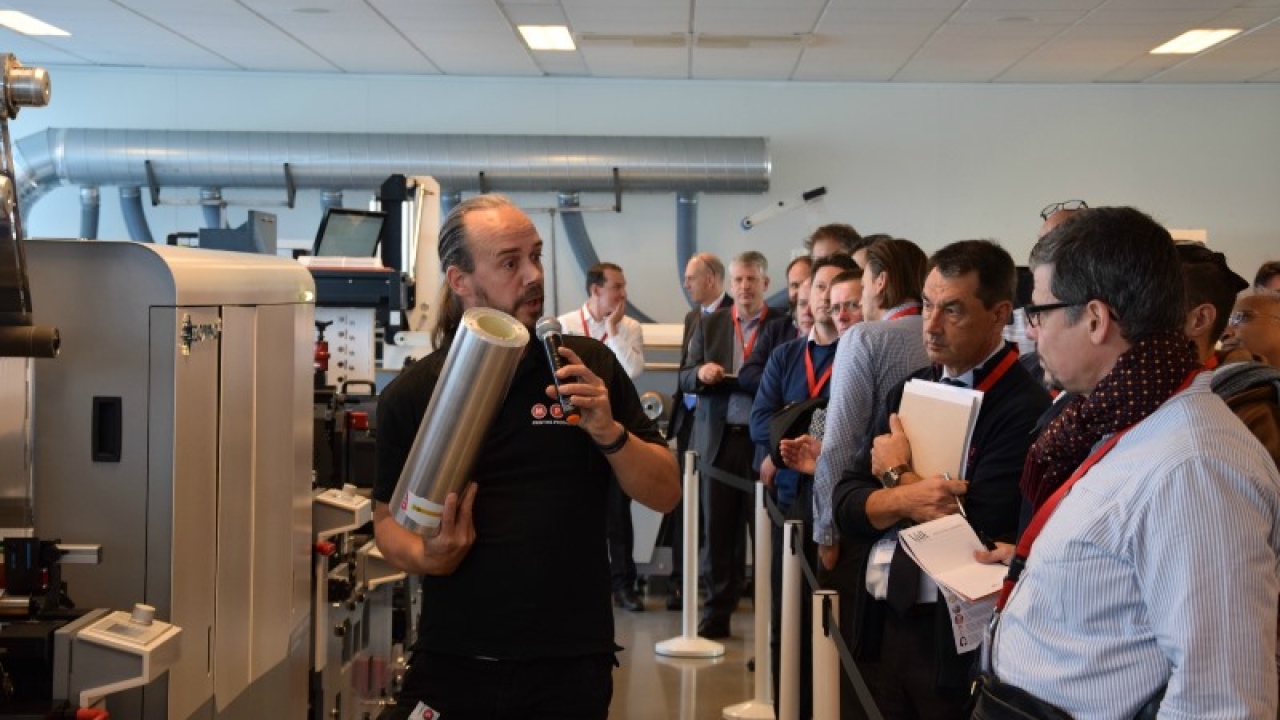 Hans Poortinga hosts live demonstrations of the MPS EF Symjet hybrid press powered by Domino