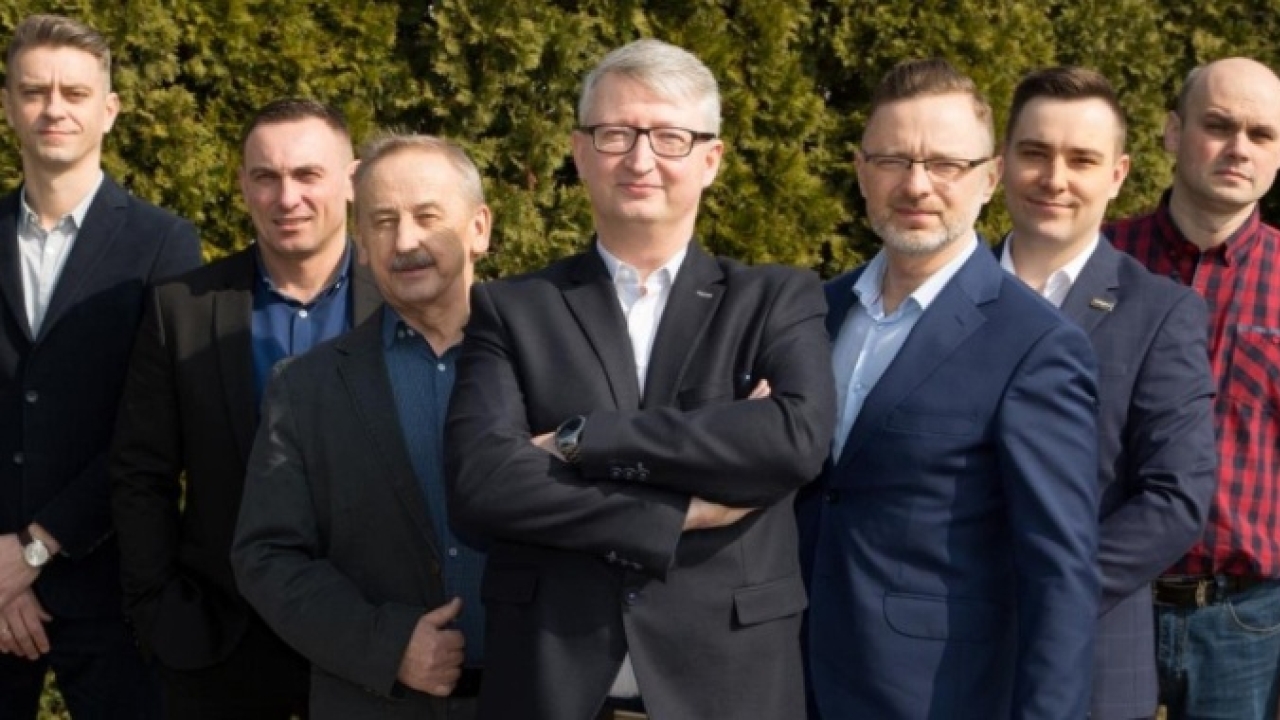 L-R: Mariusz Gromulski, technical advisor; Robert Drozd , CEO; Marek Wielemborek, finance director; Michał Brendzel, sales director; Marcin Zaporowski, machinery and device sales specialist; Artur Woźniak, sales representative; Jarosław Gaweł, sales team manager