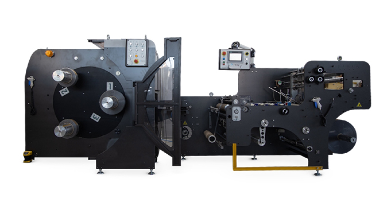 Enprom has launched an eRS2T3 sleeve seaming machine featuring its patented Smart Wheel system and a non-stop three-shaft turret rewinder