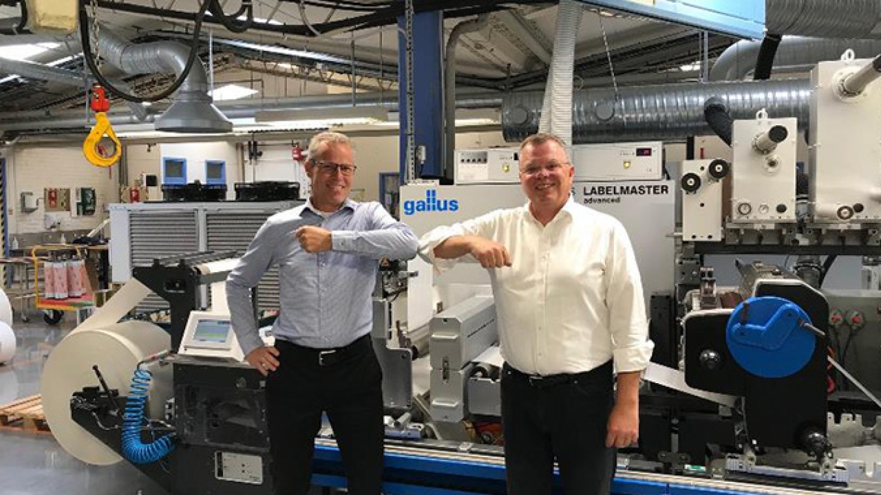 L-R: Rickard Rafstedt, account manager at Heidelberg Sverige; and Patrik Jenemark, managing director at Nordvalls Etikett in front of their first Gallus Labelmaster.