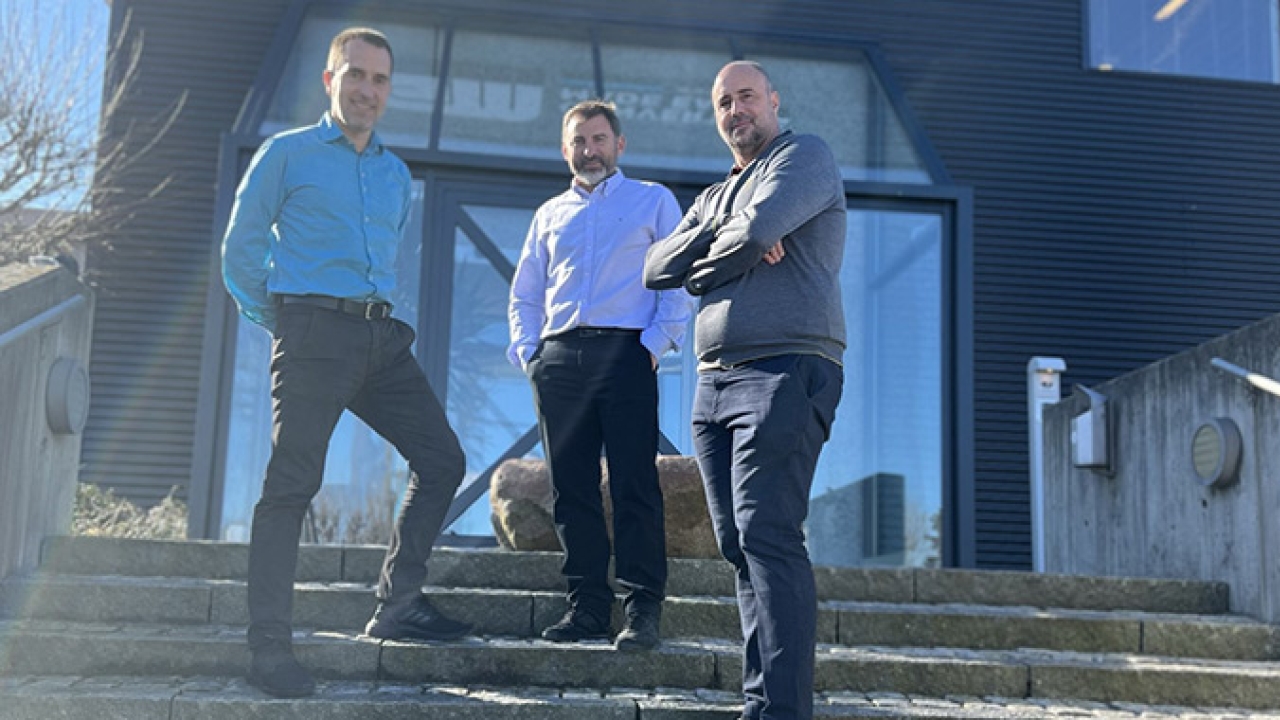 L-R: OMC sae is represented by Michel Madoz, David Lopez Gil, and Javier Rodriguez. L-R: OMC sae is represented by Michel Madoz, David Lopez Gil, and Javier Rodriguez.
