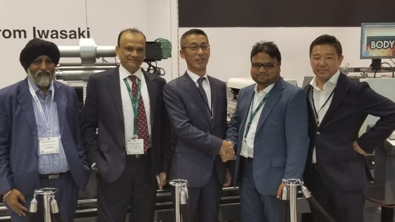 Vinsak and Iwasaki teams with Anvar PB of Star Labels at Labelexpo Europe 2019