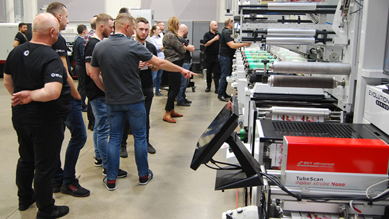 During the workshop Mark Andy Evolution Series E3 was presented with a BST inspection system and cold stamping unit using Leonhard Kurz foils