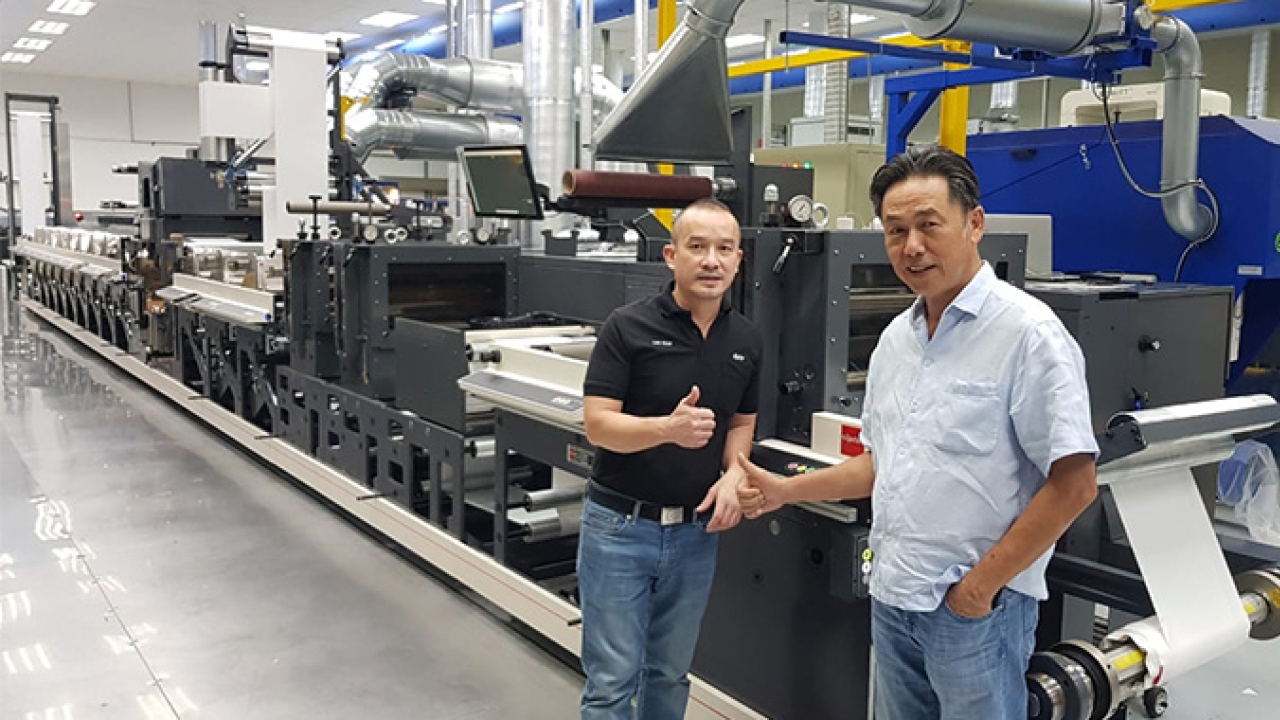 L-R: Lan Tran, regional service manager at Nilpeter Asia Pacific; Dharmadi Bongso, owner of Master Label with the new 22in Nilpeter FA-Line