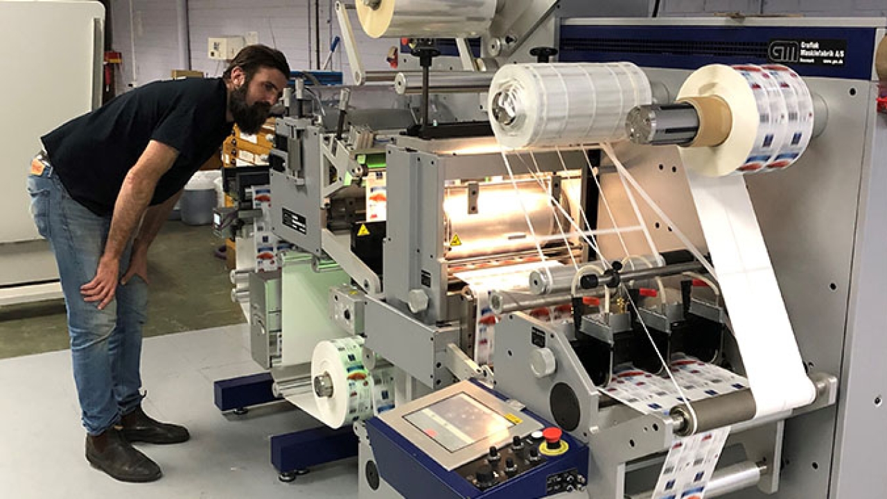 Daniel Dance, print manager in Mercury Walch with DC330MINI Daniel Dance, print manager in Mercury Walch with DC330MINI