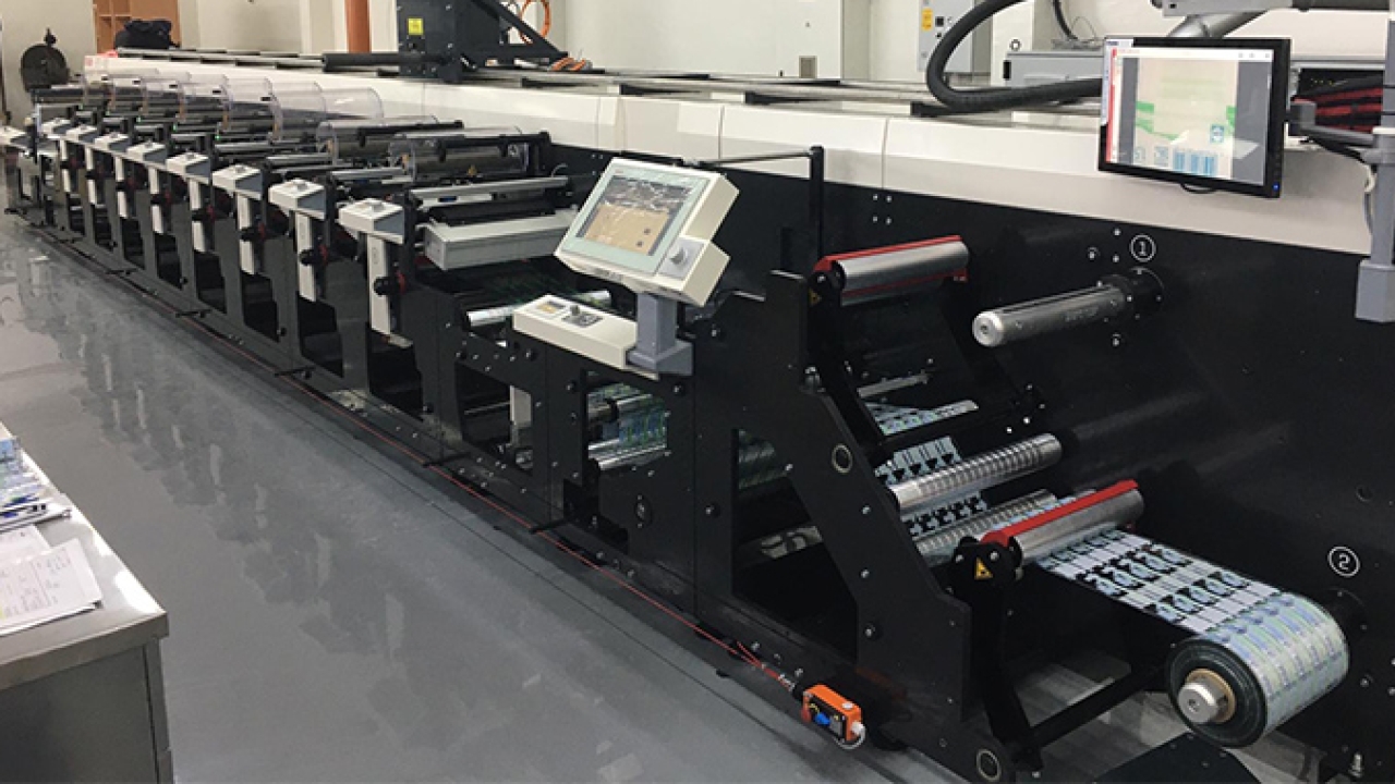 Serbian label converter Birografika MD invests in 8-color EFS 430 multi-substrate press