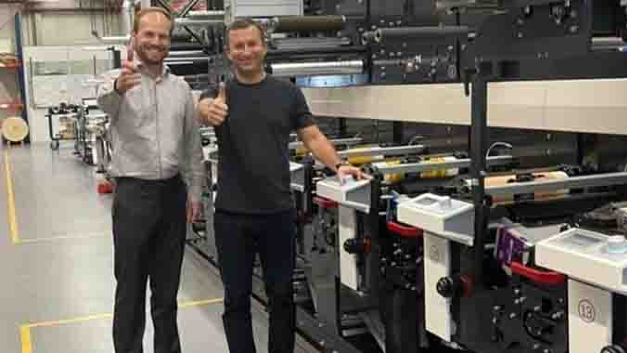 (L-R) Niels van Groenendaal, MPS regional sales director and Denis Okulov, CEO of Okil at the Factory Acceptance Test of Okil’s new MPS EFA 430 press