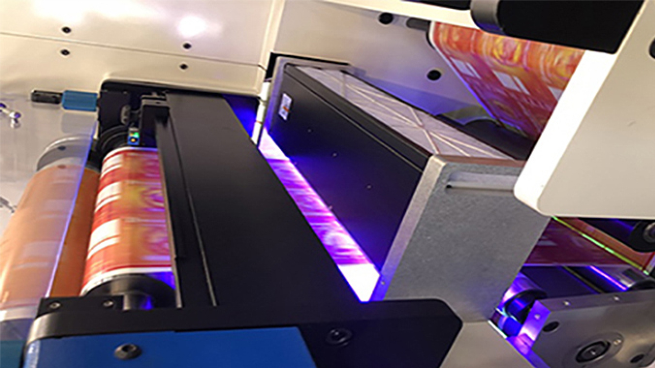 Phoseon Technology has signed an agreement with Vinsak Group to integrate Phoseon UV LED light sources into printing presses for the narrow web flexographic market