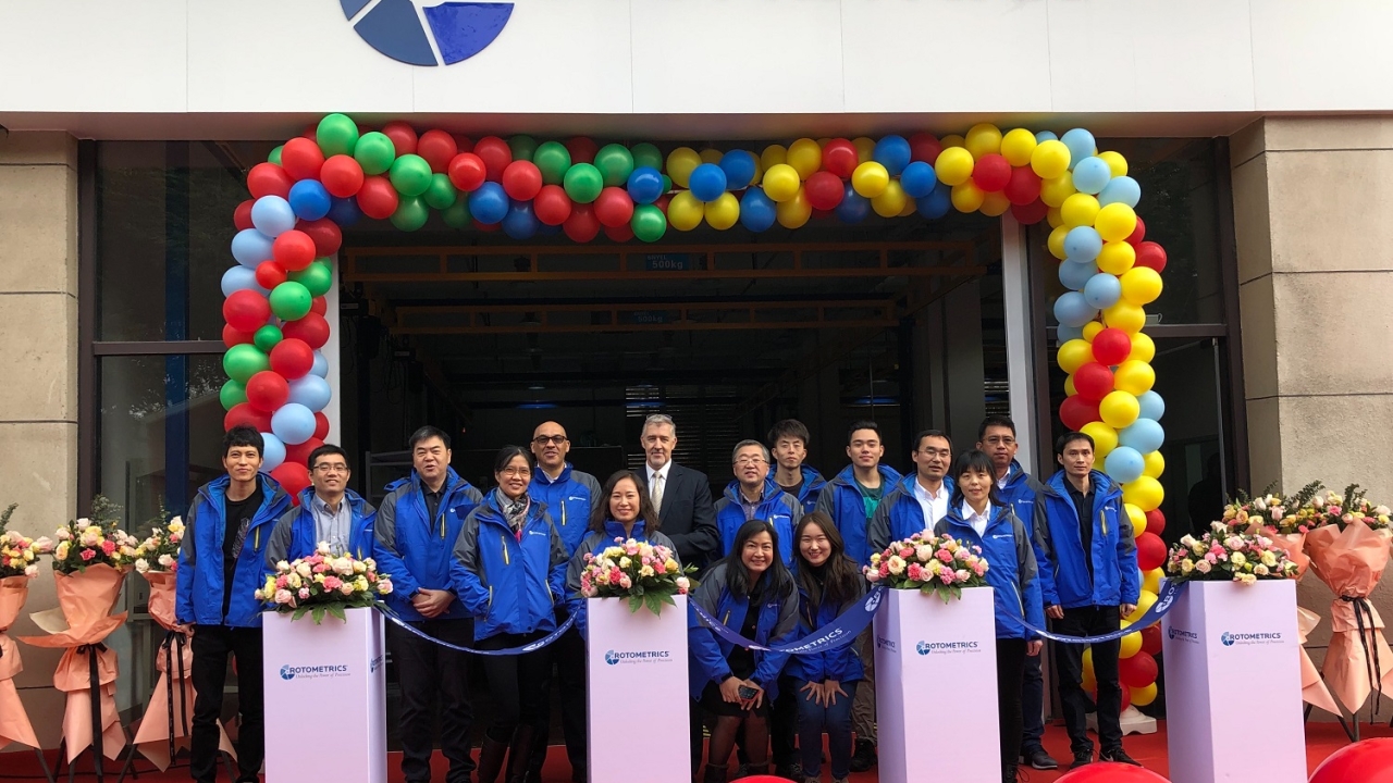 Paul McKay (centre) and the RotoMetrics China team celebrate the official opening of the new facility in Suzhou RotoMetrics expands in China